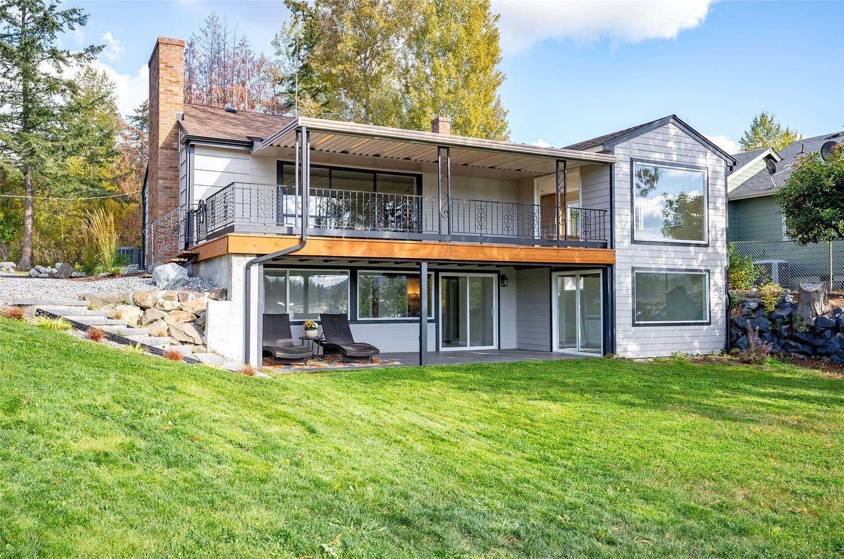 Photo 1 of Single family home for sale at 40604 S Silver Lake Rd E, Eatonville, WA 98328 | MLS# NWM2596320 | Listing updated on 2026-10-25