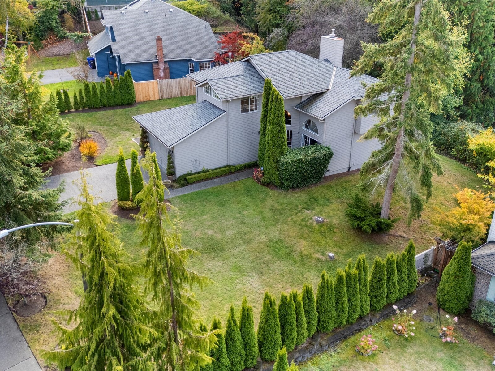 Photo 3 of Single family home for sale at 4936 Narbeck Ave, Everett, WA 98203 | MLS# NWM2596699 | Listing updated on 2026-10-24