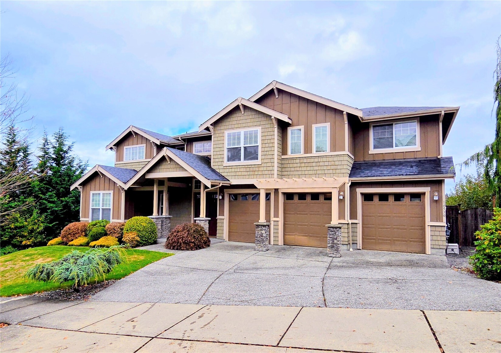 Photo 1 of Single family home for sale at 14530 98th Avenue Ne, Bothell, WA 98011 | MLS# NWM2596807 | Listing updated on 2026-10-24