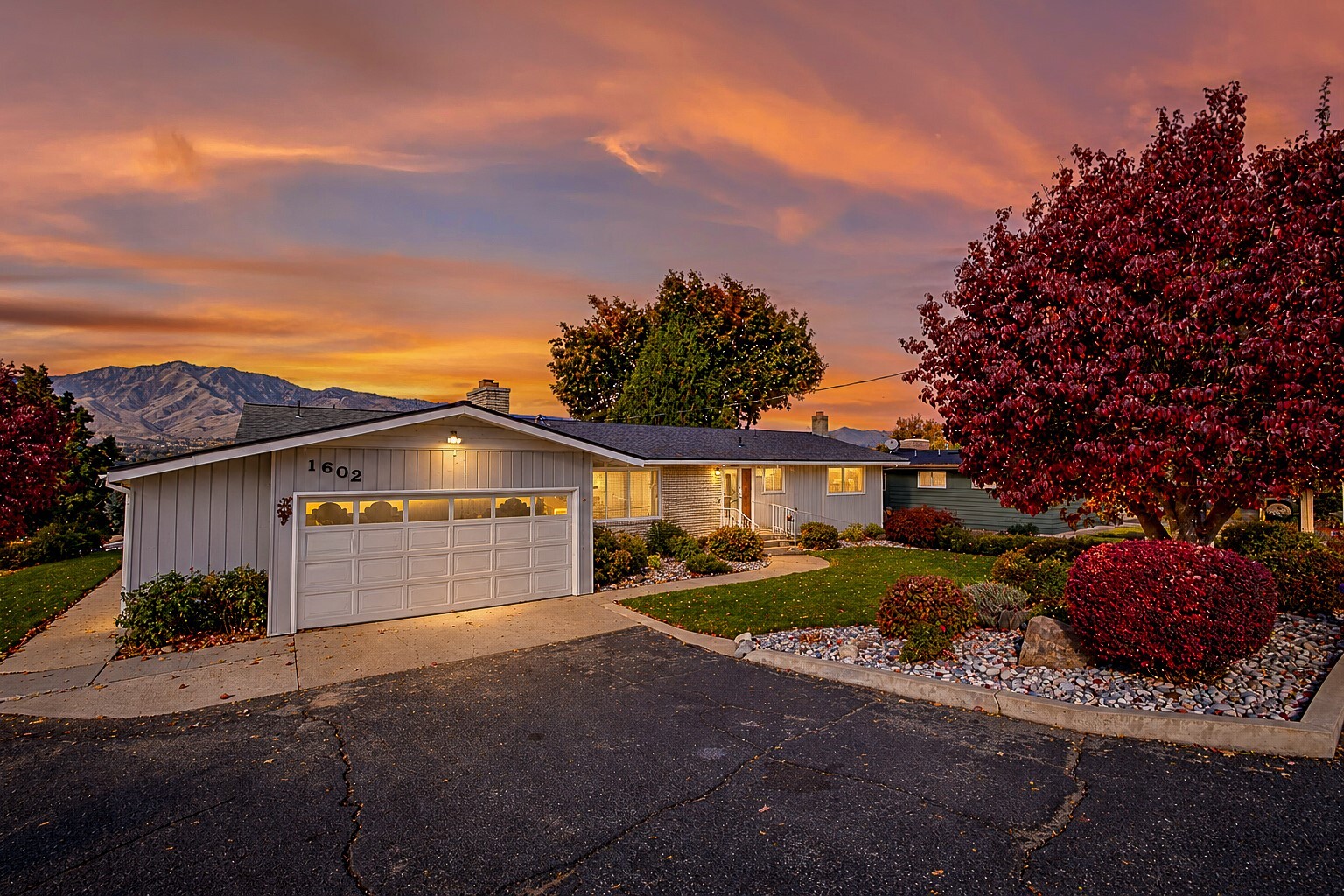 Single family home for sale at 1602 N Aurora Ave, East Wenatchee, WA 98802 | MLS# NWM2597386