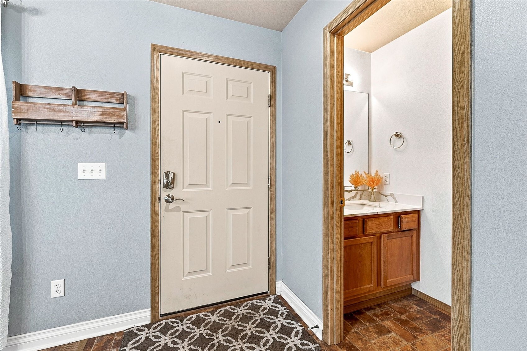Photo 3 of Single family home for sale at 4121 S 331st Place, Federal Way, WA 98001 | MLS# NWM2597503 | Listing updated on 2026-10-24