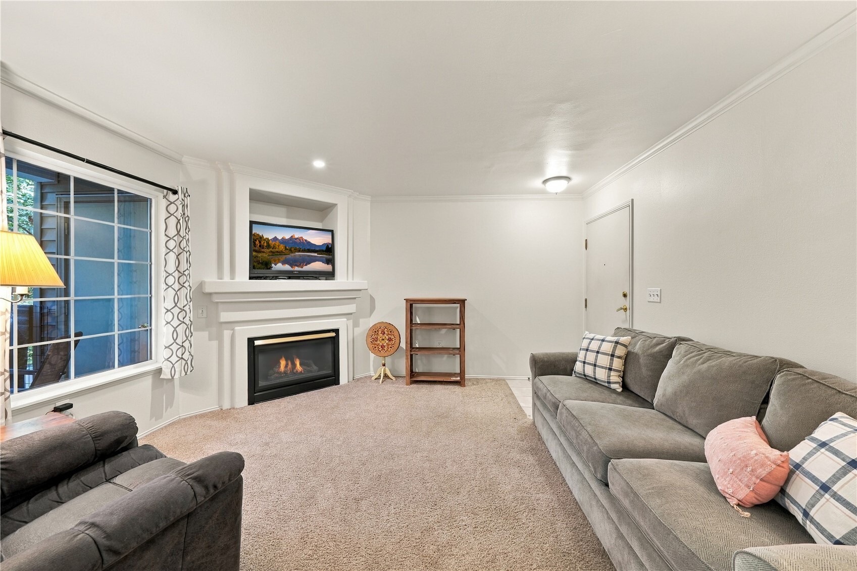 Photo 4 of Condo for sale at 25235 SE Klahanie Blvd #Q102, Sammamish, WA 98029 | MLS# NWM2597577 | Listing updated on 2026-10-26
