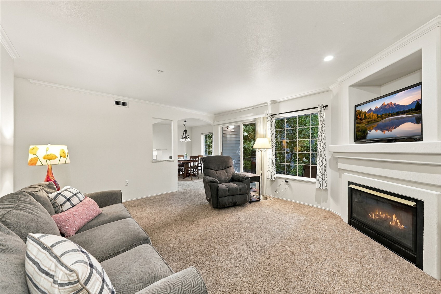 Photo 3 of Condo for sale at 25235 Se Klahanie Blvd #Q102, Sammamish, WA 98029 | MLS# NWM2597577 | Listing updated on 2026-10-26