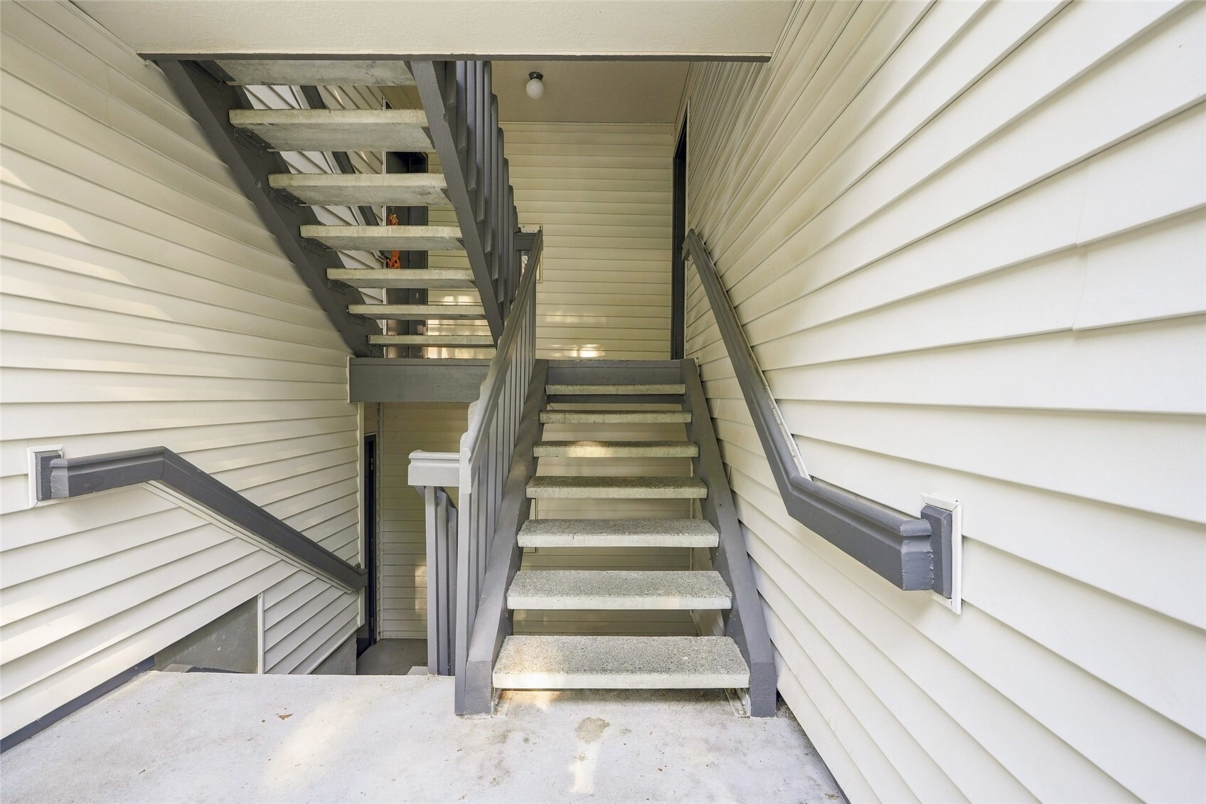 Photo 3 of Condo for sale at 31500 33rd Place SW #V102, Federal Way, WA 98023 | MLS# NWM2597624 | Listing updated on 2026-10-24