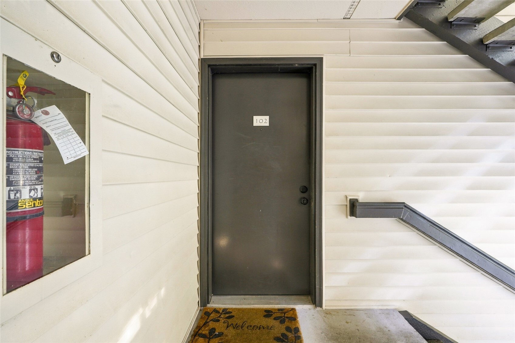 Photo 4 of Condo for sale at 31500 33rd Place SW #V102, Federal Way, WA 98023 | MLS# NWM2597624 | Listing updated on 2026-10-24