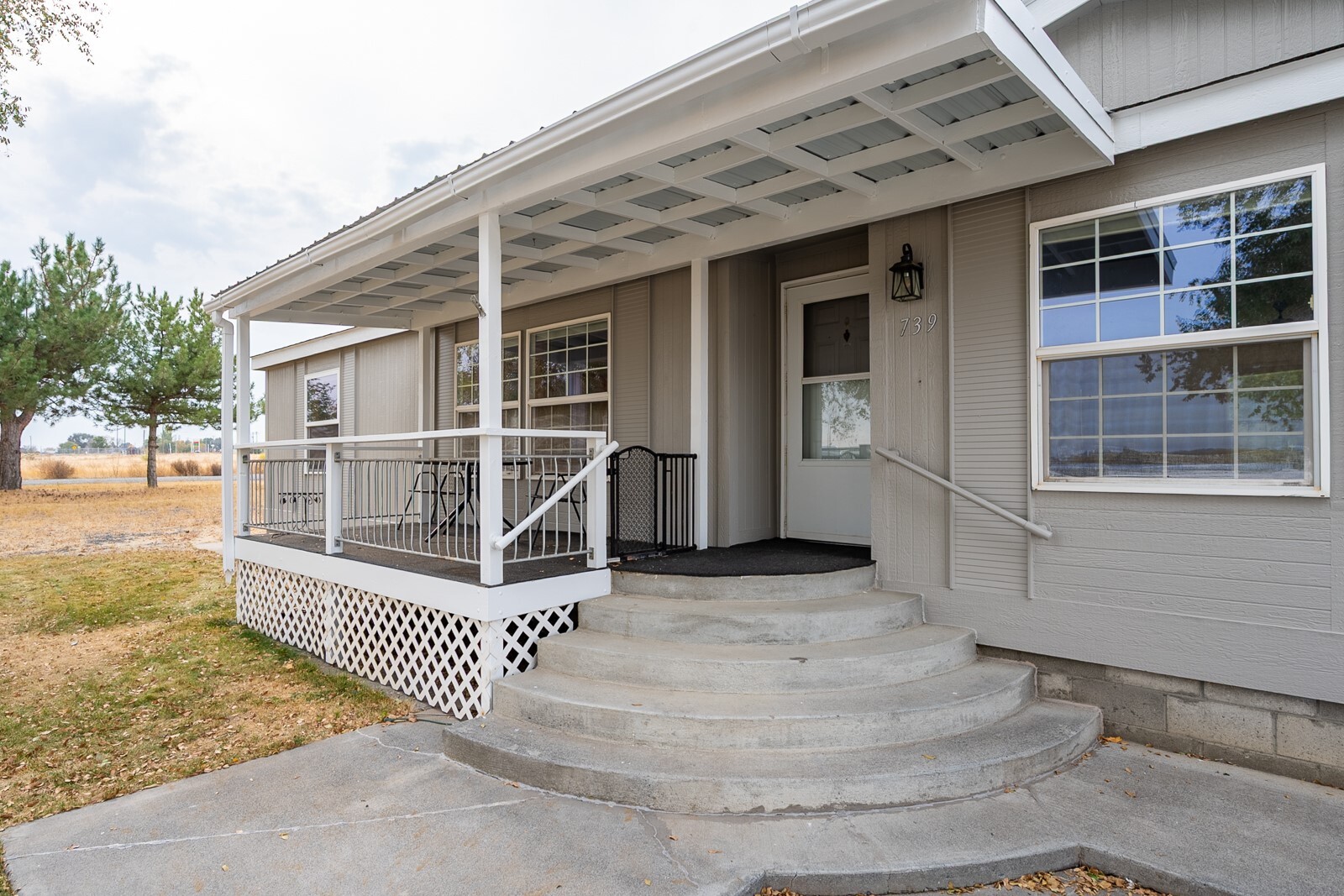 Photo 3 of Manufactured home for sale at 739 S 2nd Place, Soap Lake, WA 98851 | MLS# NWM2597650 | Listing updated on 2026-10-25