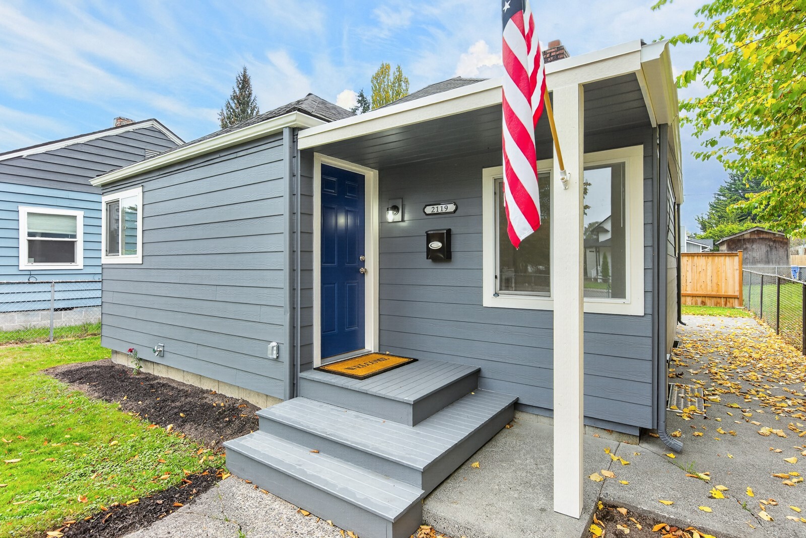 Photo 2 of Condo for sale at 2119 Walnut St #B, Everett, WA 98201 | MLS# NWM2597797 | Listing updated on 2026-10-25