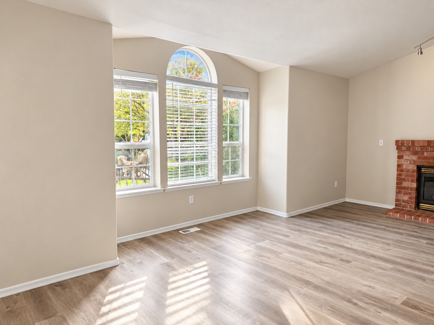 Photo 3 of Single family home for sale at 16805 114th Avenue Ct E, Puyallup, WA 98374 | MLS# NWM2597859 | Listing updated on 2026-10-24