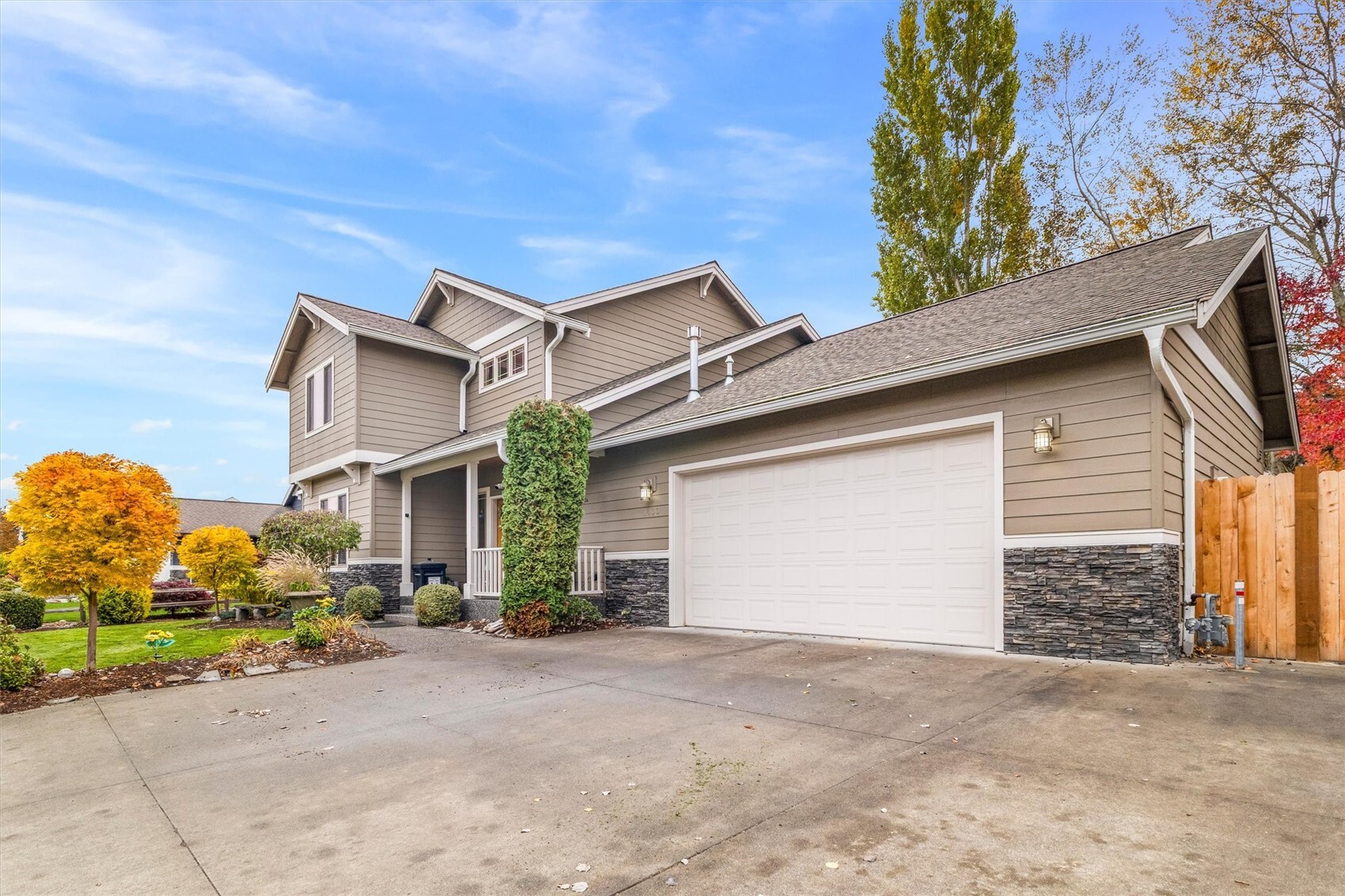 Photo 1 of Single family home for sale at 1433 Patriot Ln, Ferndale, WA 98248 | MLS# NWM2597895 | Listing updated on 2026-10-24