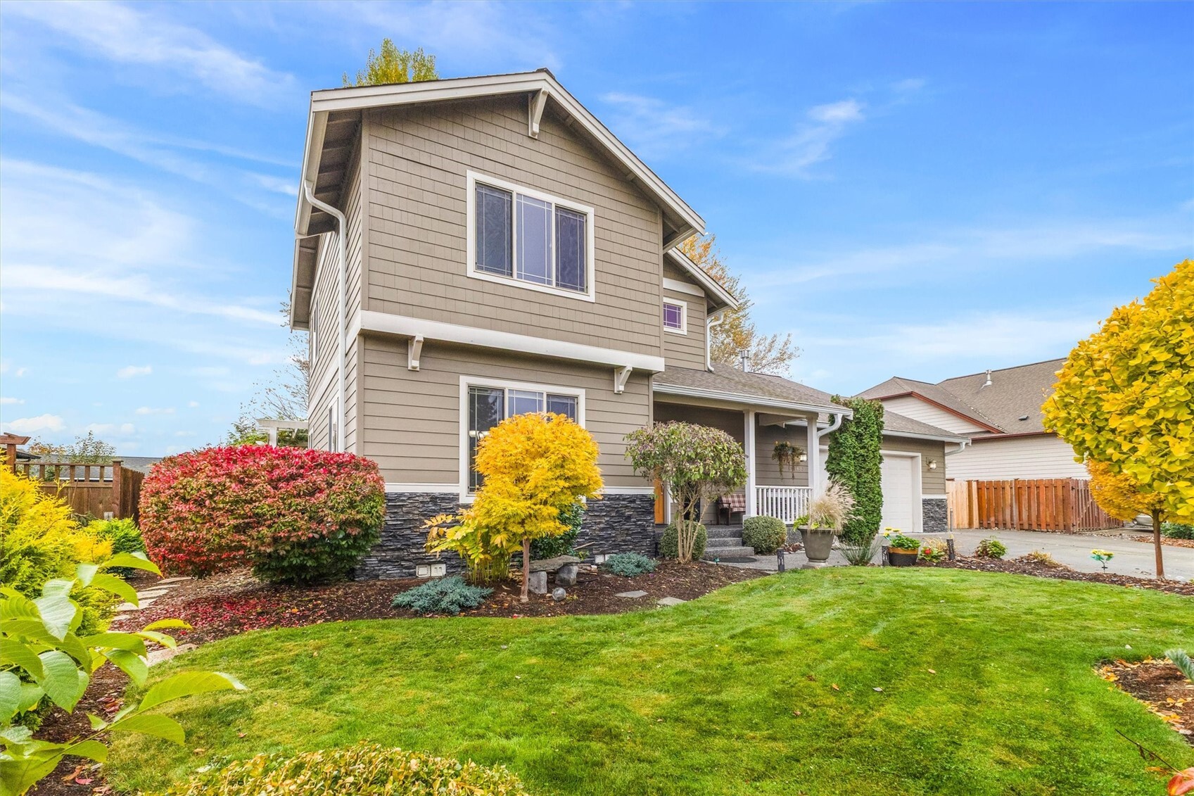 Photo 2 of Single family home for sale at 1433 Patriot Ln, Ferndale, WA 98248 | MLS# NWM2597895 | Listing updated on 2026-10-24