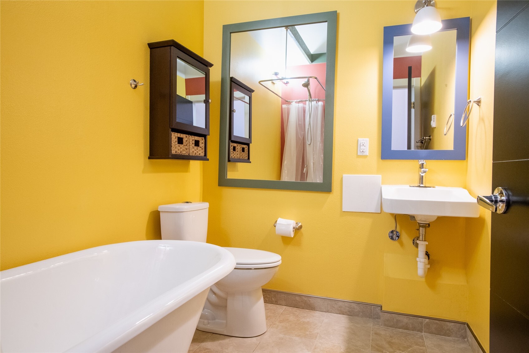 Photo 4 of Townhouse for sale at 6722 15th Avenue NW, Seattle, WA 98117 | MLS# NWM2597921 | Listing updated on 2026-10-25