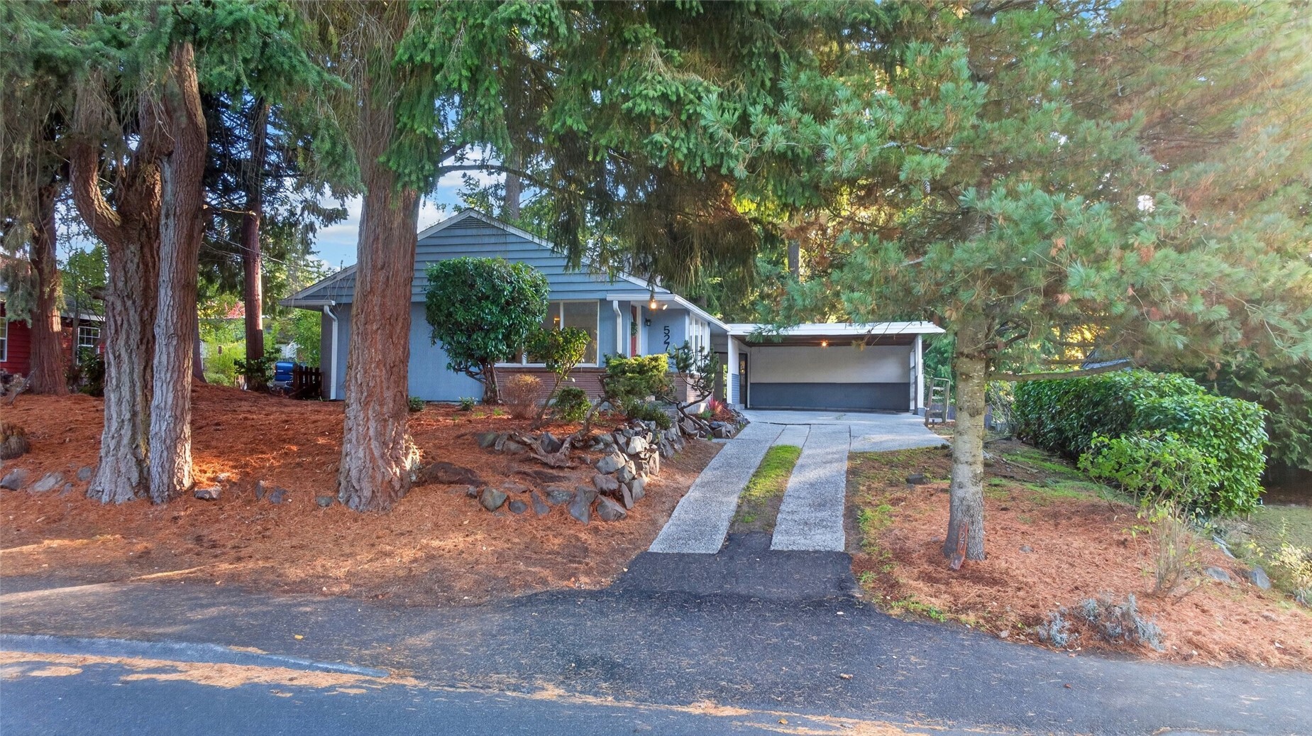 Photo 2 of Single family home for sale at 572 N 172nd Street, Shoreline, WA 98133 | MLS# NWM2597942 | Listing updated on 2026-10-25