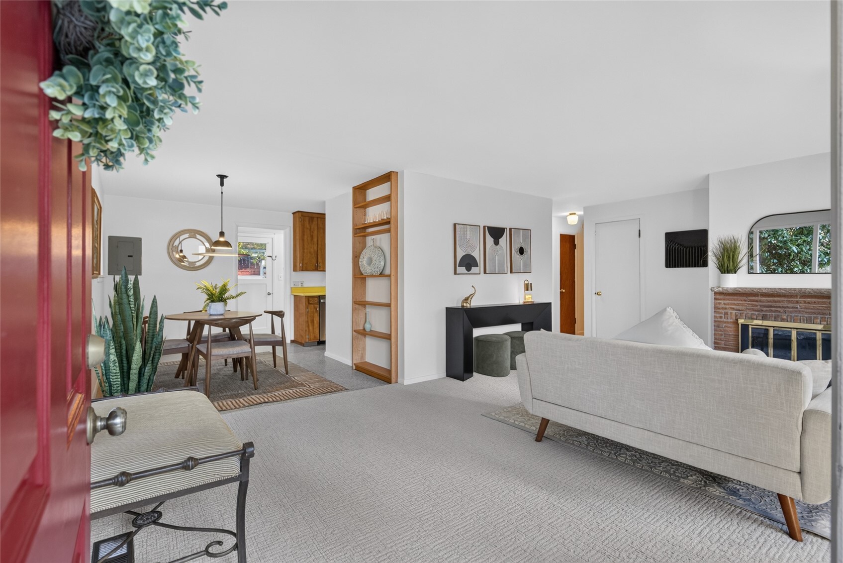 Photo 4 of Single family home for sale at 572 N 172nd Street, Shoreline, WA 98133 | MLS# NWM2597942 | Listing updated on 2026-10-25
