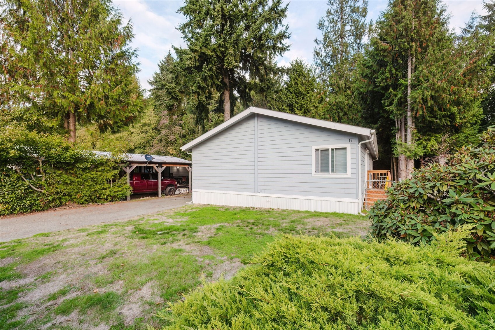Photo 3 of Manufactured home for sale at 12715 121st Avenue Ct E #13, Puyallup, WA 98374 | MLS# NWM2597954 | Listing updated on 2026-10-25