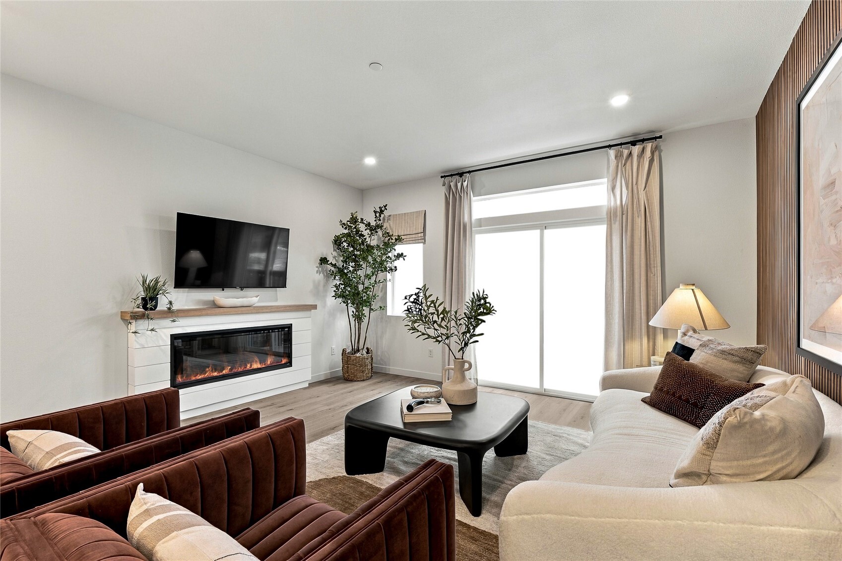 Photo 3 of Townhouse for sale at 16202 Manor Way #E2, Lynnwood, WA 98087 | MLS# NWM2597956 | Listing updated on 2026-10-24