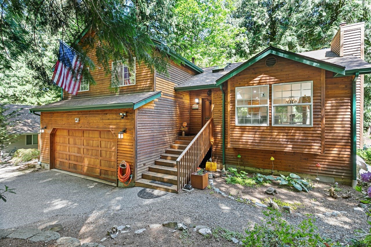 Single family home for sale at 5 Valley Crst Way, Bellingham, WA 98229 | MLS# NWM2597969