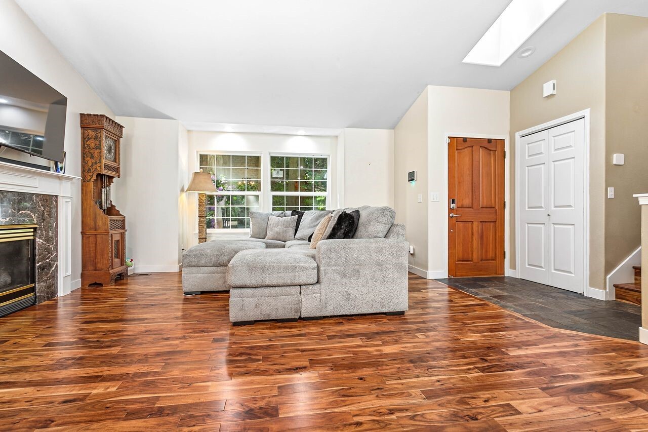 Photo 2 of Single family home for sale at 5 Valley Crst Way, Bellingham, WA 98229 | MLS# NWM2597969 | Listing updated on 2026-10-25