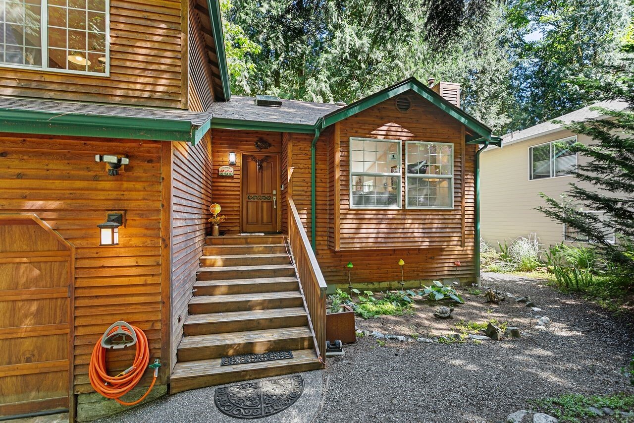 Photo 1 of Single family home for sale at 5 Valley Crst Way, Bellingham, WA 98229 | MLS# NWM2597969 | Listing updated on 2026-10-25