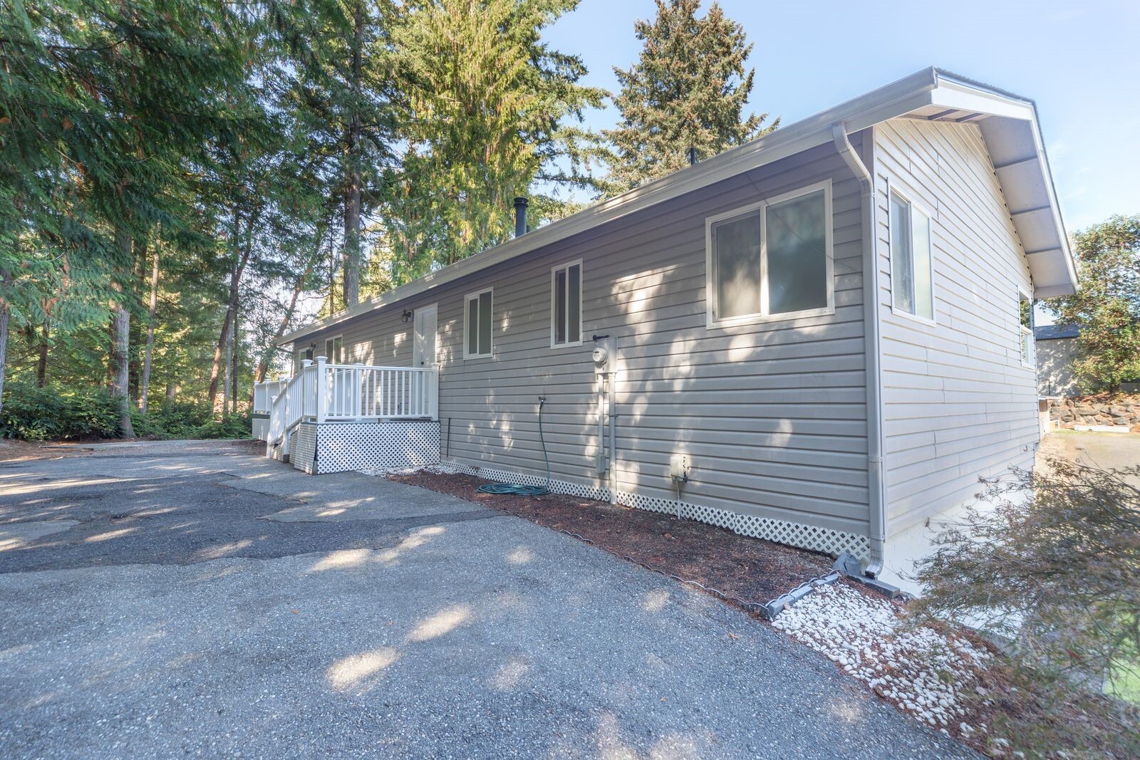 Photo 4 of Single family home for sale at 1900 Jackson Dr NW, Bremerton, WA 98312 | MLS# NWM2598055 | Listing updated on 2026-10-25