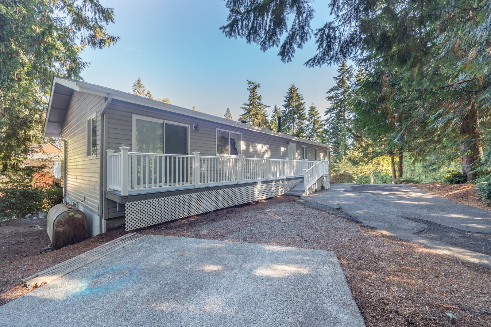 Photo 3 of Single family home for sale at 1900 Jackson Dr NW, Bremerton, WA 98312 | MLS# NWM2598055 | Listing updated on 2026-10-25