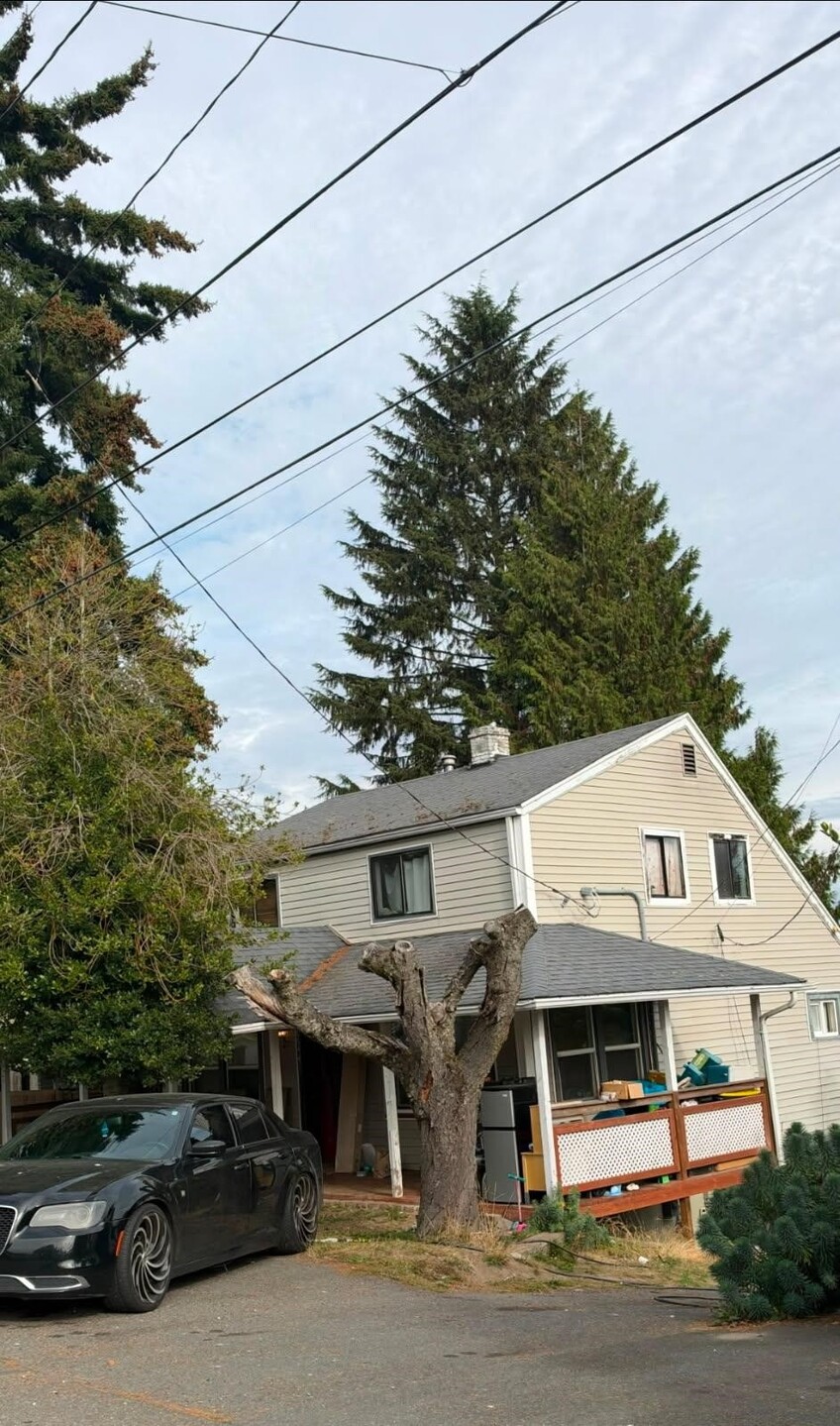 Photo 1 of Single family home for sale at 10044 9th Avenue SW, Seattle, WA 98146 | MLS# NWM2598153 | Listing updated on 2026-10-26