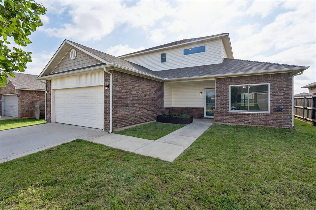 Photo 3 of Single family home for sale at 2812 Sunberry Way, Yukon, OK 73099 | MLS# 1233405 | Listing updated on 2026-09-24