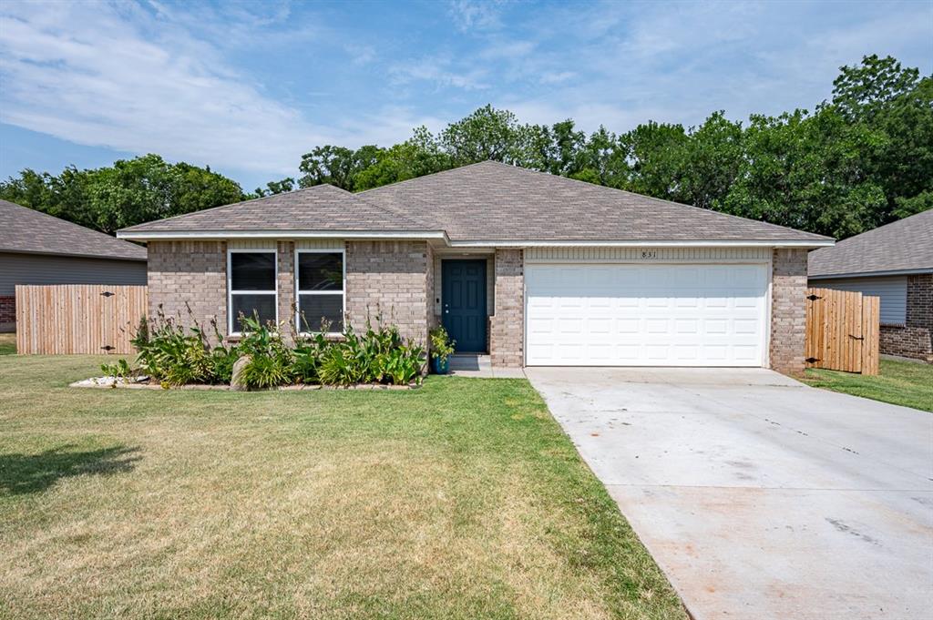 Photo 1 of Single family home for sale at 831 Twin Lakes Dr, Noble, OK 73068 | MLS# 1243294 | Listing updated on 2026-09-22
