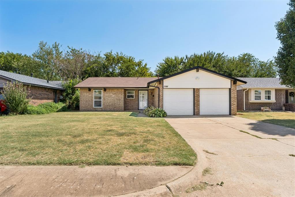 Single family home for sale at 708 Willow Ridge Pl, Edmond, OK 73003 | MLS# 1243520