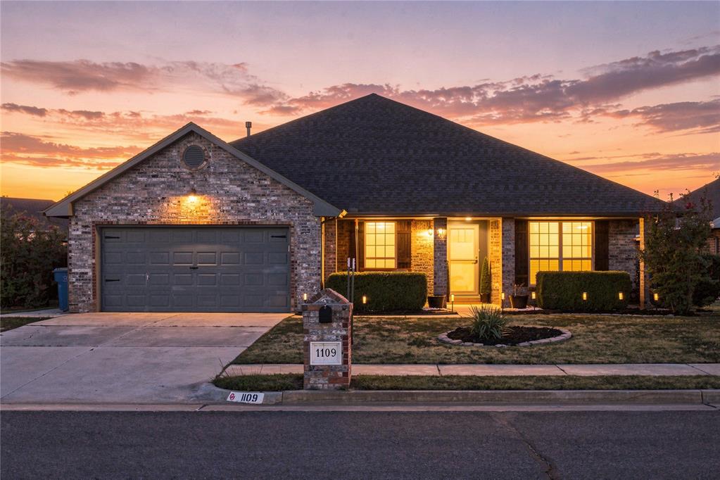 Single family home for sale at 1109 Bradford Pl, Edmond, OK 73012 | MLS# 1249378