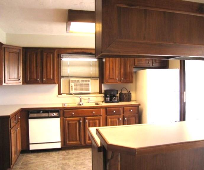 Photo 2 of Single family home for sale at 1103 Park Manor St, Nichols Hills, OK 73116 | MLS# 1252095 | Listing updated on 2026-10-08