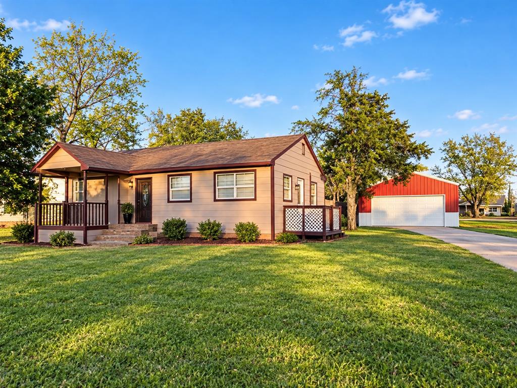 Single family home for sale at 1802 N Douglas Blvd, Oklahoma City, OK 73141 | MLS# 1253072