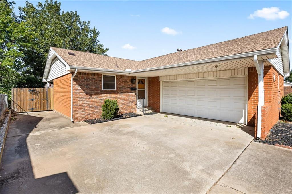 Photo 2 of Single family home for sale at 400 Cherokee Ln, El Reno, OK 73036 | MLS# 1254468 | Listing updated on 2026-10-25