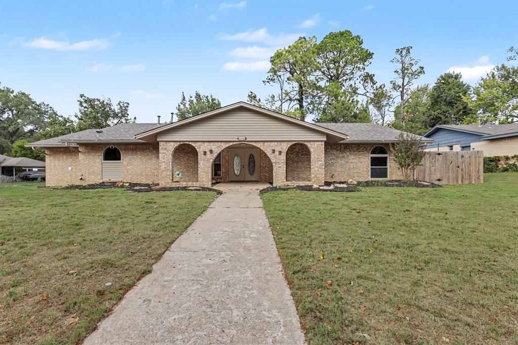Single family home for sale at 1415 Sycamore St, Norman, OK 73072 | MLS# 1254776