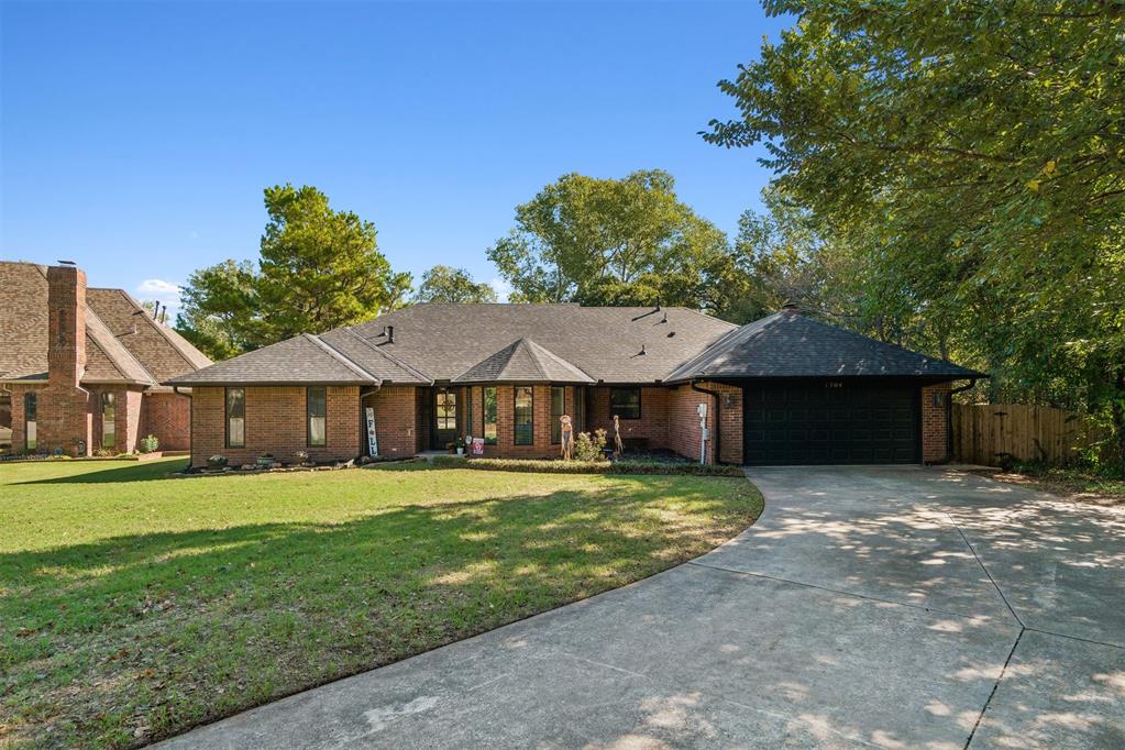 Photo 1 of Single family home for sale at 1304 Fox Cvs Ct, Edmond, OK 73034 | MLS# 1255209 | Listing updated on 2026-10-26
