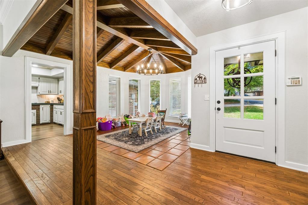 Photo 3 of Single family home for sale at 1304 Fox Cvs Ct, Edmond, OK 73034 | MLS# 1255209 | Listing updated on 2026-10-26