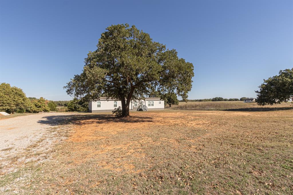 Single family home for sale at 10517 190th Street, Lindsay, OK 73052 | MLS# 1255247