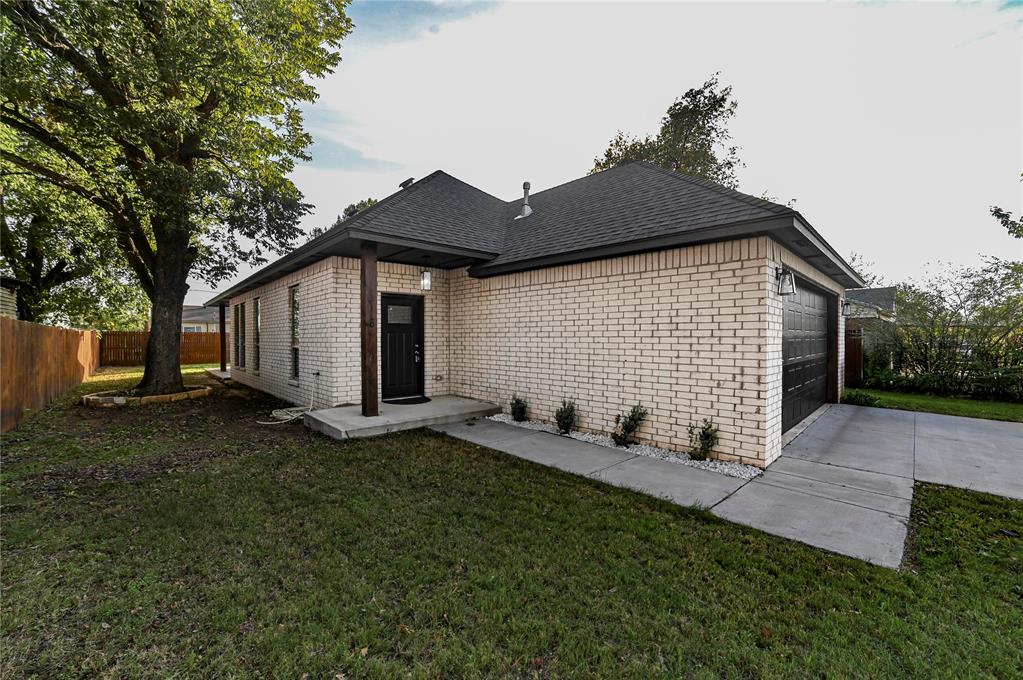 Photo 3 of Single family home for sale at 1116 SW 40th Street, Oklahoma City, OK 73109 | MLS# 1255253 | Listing updated on 2026-10-25