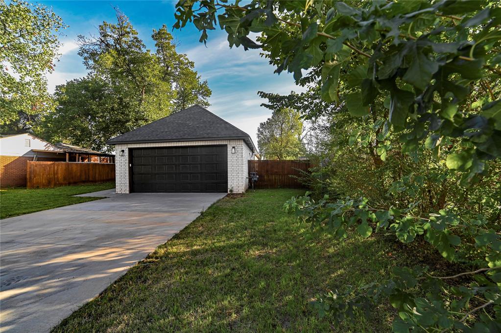 Photo 4 of Single family home for sale at 1116 SW 40th Street, Oklahoma City, OK 73109 | MLS# 1255253 | Listing updated on 2026-10-25