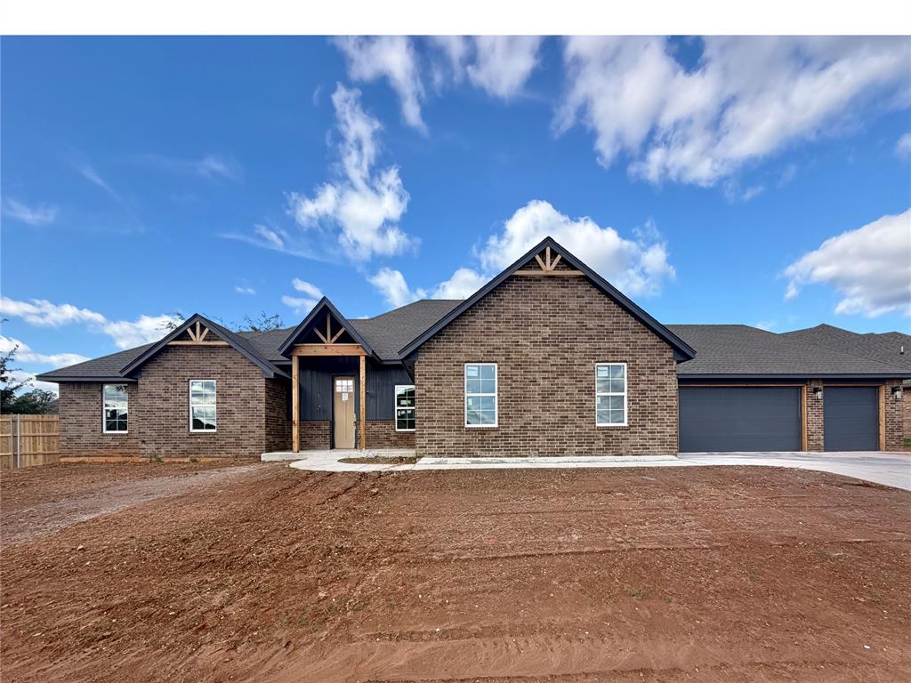 Single family home for sale at 2709 Dunham Dr, Norman, OK 73071 | MLS# 1255267