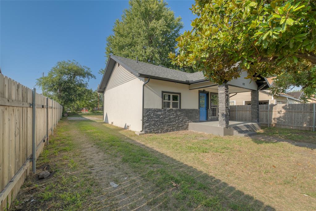 Photo 3 of Single family home for sale at 422 SE 17th Street, Oklahoma City, OK 73129 | MLS# 1255394 | Listing updated on 2026-10-24