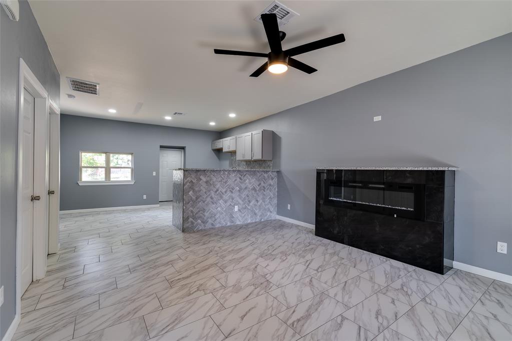 Photo 4 of Single family home for sale at 422 SE 17th Street, Oklahoma City, OK 73129 | MLS# 1255394 | Listing updated on 2026-10-24