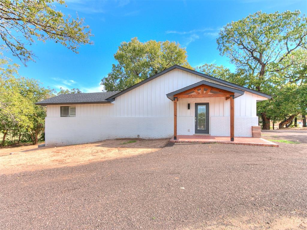 Photo 2 of Single family home for sale at 4311 SE 37th Street, Norman, OK 73072 | MLS# 1255446 | Listing updated on 2026-10-26