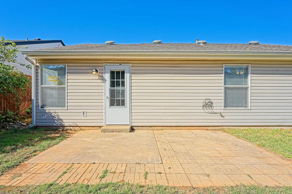 Photo 4 of Single family home for sale at 2421 Hunting Horse Trl, Norman, OK 73071 | MLS# 1255464 | Listing updated on 2026-10-26