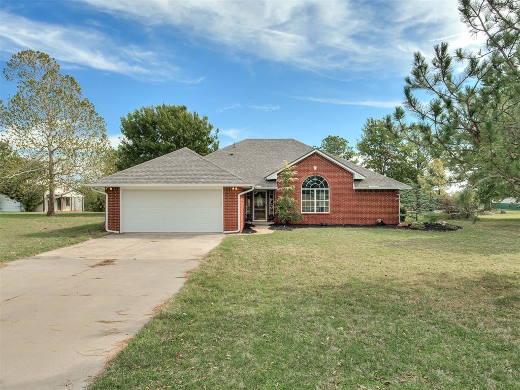 Single family home for sale at 1085 Pioneer Rd, Tuttle, OK 73089 | MLS# 1255480