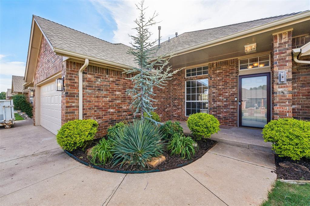 Photo 1 of Single family home for sale at 8424 NW 106th Street, Oklahoma City, OK 73162 | MLS# 1255481 | Listing updated on 2026-10-26