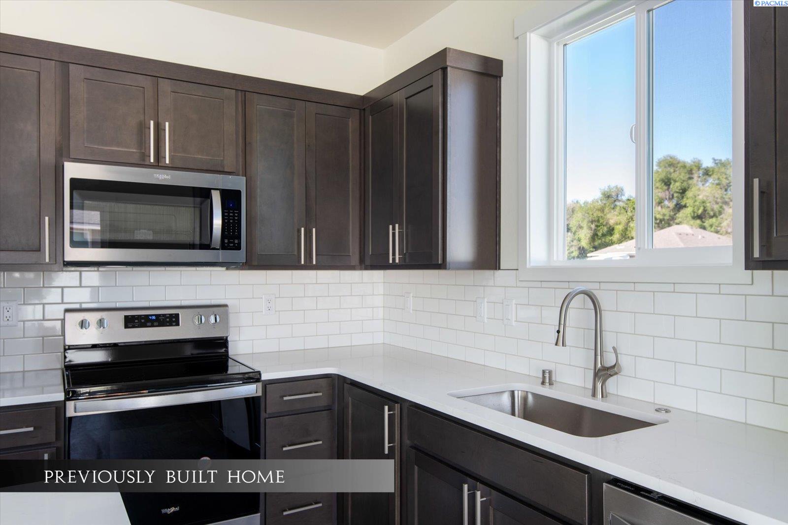 Photo 4 of Single family home for sale at 2707 S Alder St, Kennewick, WA 99337 | MLS# PAC285473 | Listing updated on 2026-06-12