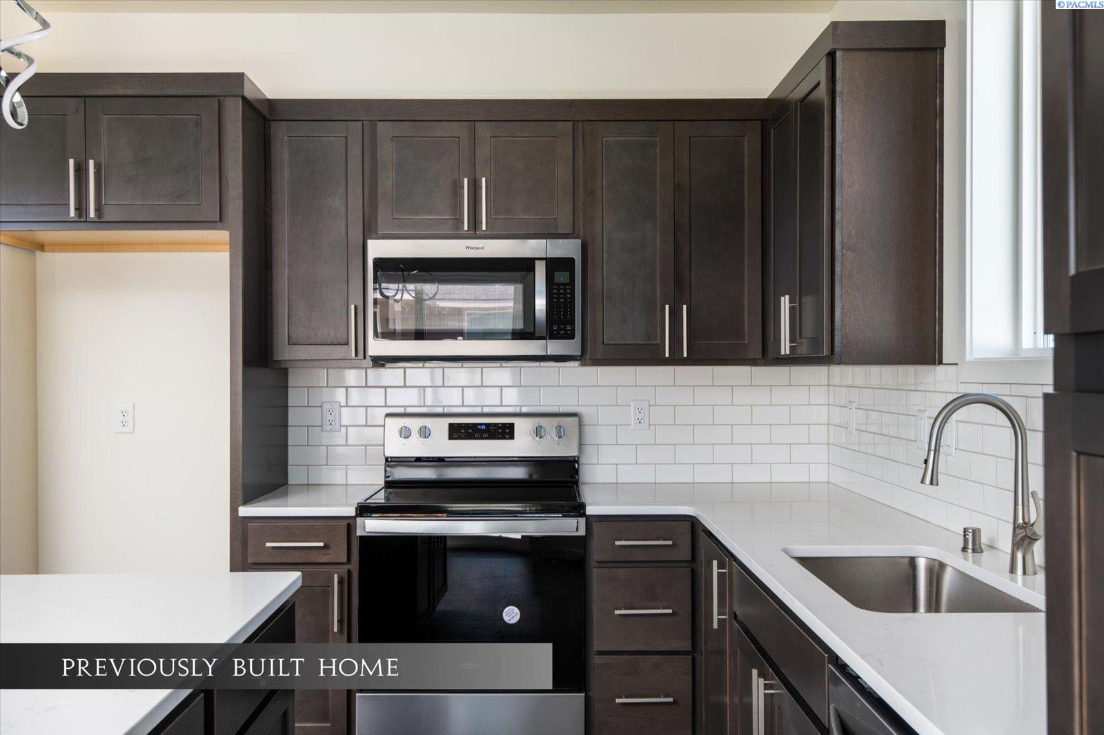 Photo 3 of Single family home for sale at 2707 S Alder St, Kennewick, WA 99337 | MLS# PAC285473 | Listing updated on 2026-06-12