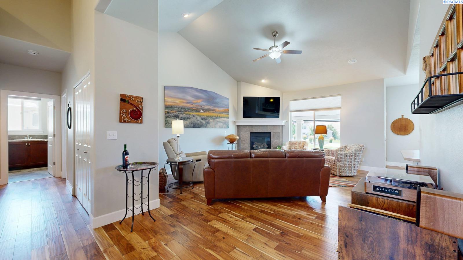 Photo 3 of Single family home for sale at 87069 E Hvn View Pr SE, Kennewick, WA 99338 | MLS# PAC285555 | Listing updated on 2026-09-01
