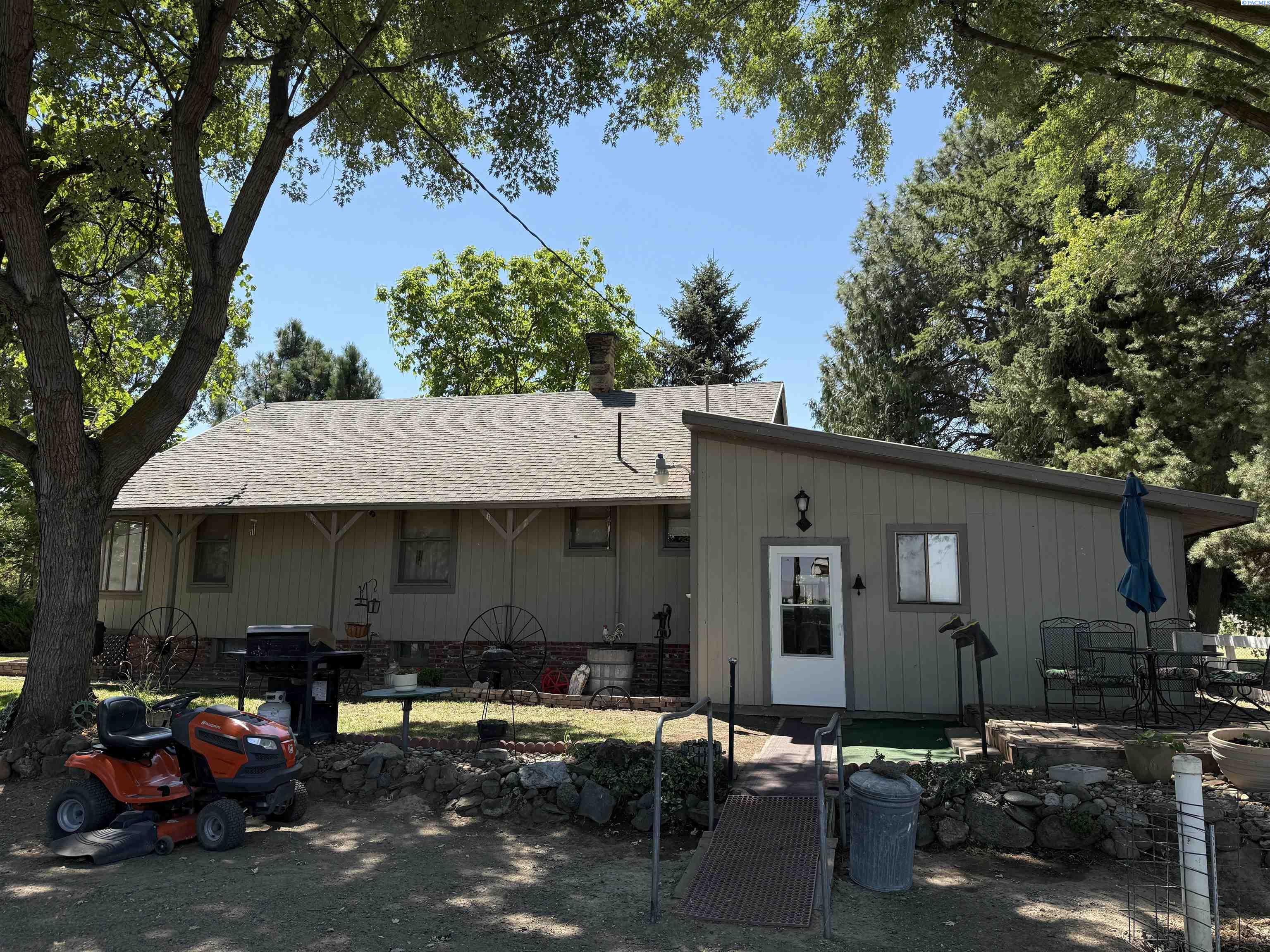 Photo 1 of Single family home for sale at 221 Jackson St, Mabton, WA 98935 | MLS# PAC286041 | Listing updated on 2026-08-22