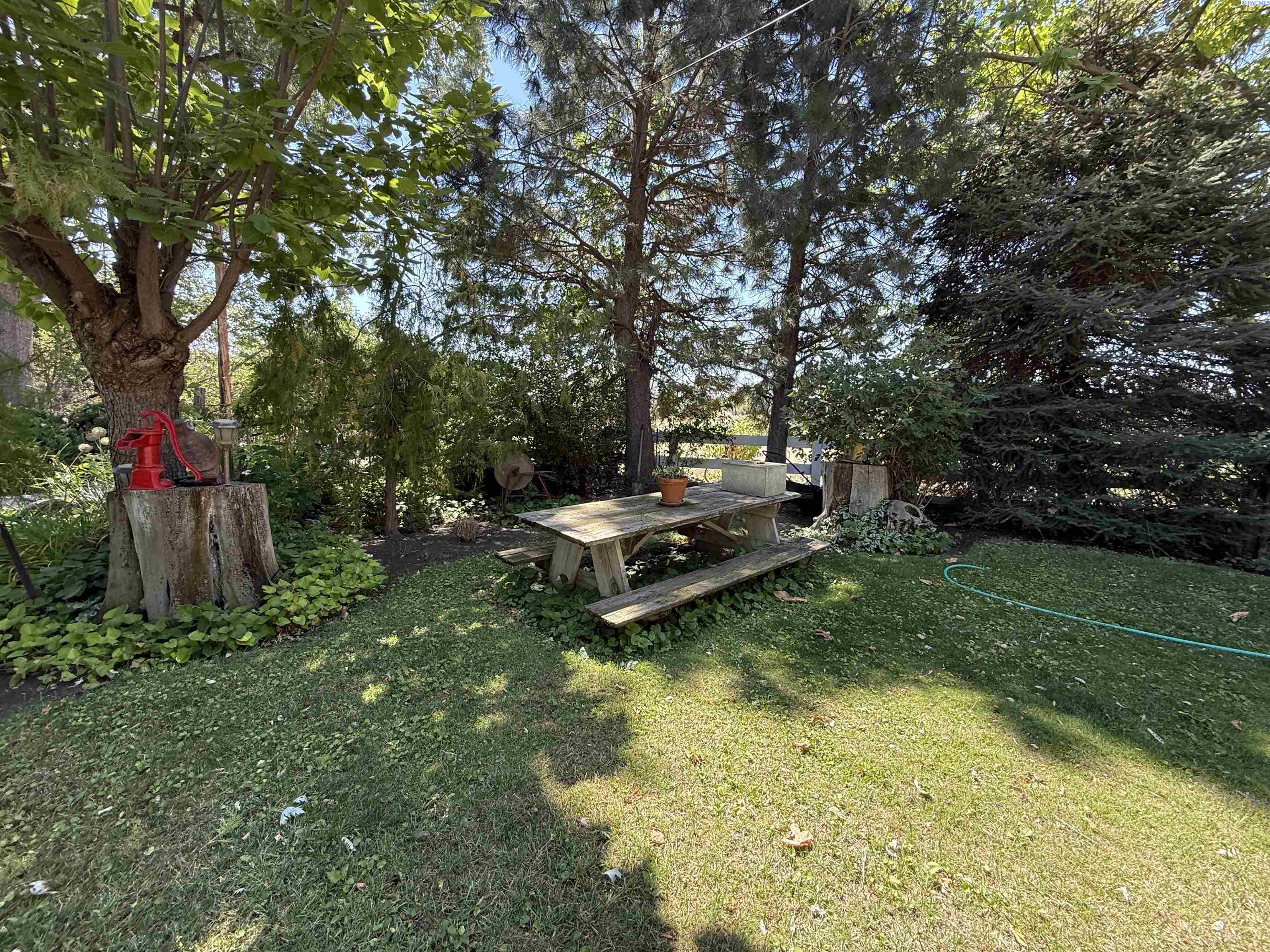 Photo 3 of Single family home for sale at 221 Jackson St, Mabton, WA 98935 | MLS# PAC286041 | Listing updated on 2026-08-22